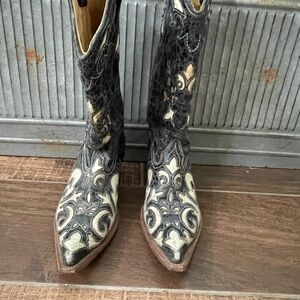 Women's Black and Cream Western Boots